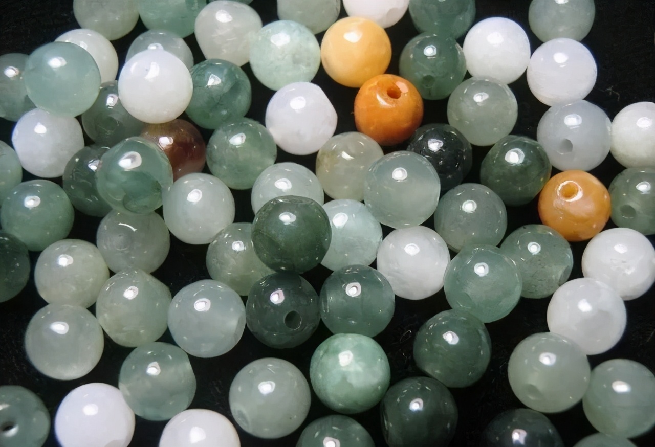 翡翠手串|为什么翡翠手串一定要是18颗？