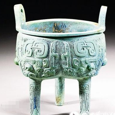 济南新闻网 湖北随州发现春秋大墓，文物不输曾侯乙墓，出土铜灯历经千年如新