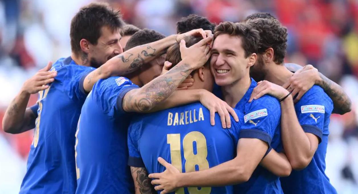 长脖子爸比说|1-2,世界第一又输了,连第三名也没拿到,全队失落,恭喜意大利