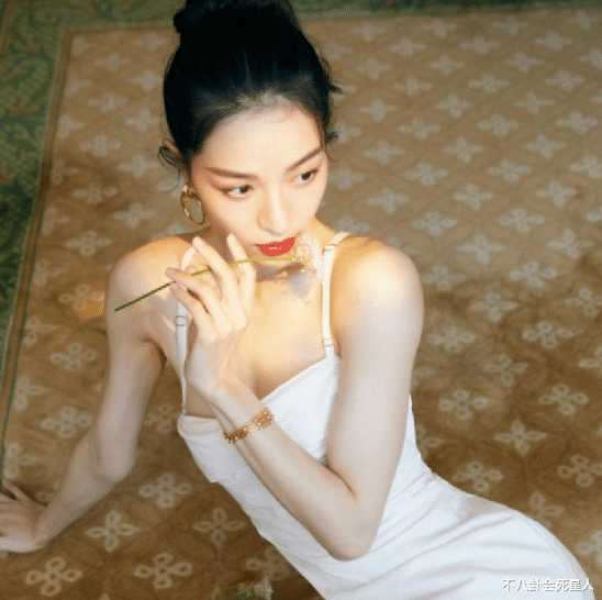 肖战|下一个女顶流预定？28岁已跟肖战、王一博合作，还是红毯常胜将军