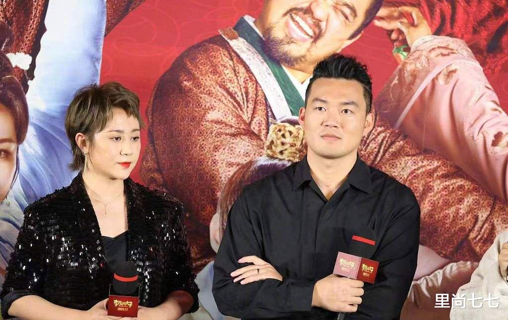 马丽|马丽夫妇罕见合体，她换新发型彻底变大妈，小11岁丈夫撞脸任贤齐