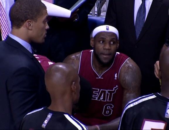 勒布朗·詹姆斯|NBA恩仇录：查尔莫斯和詹姆斯关系紧张，至今还会偶尔出来蹭热度！