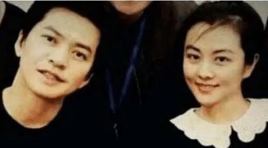 李健|李健：娶了10岁认识的女孩，恩爱17年至今丁克