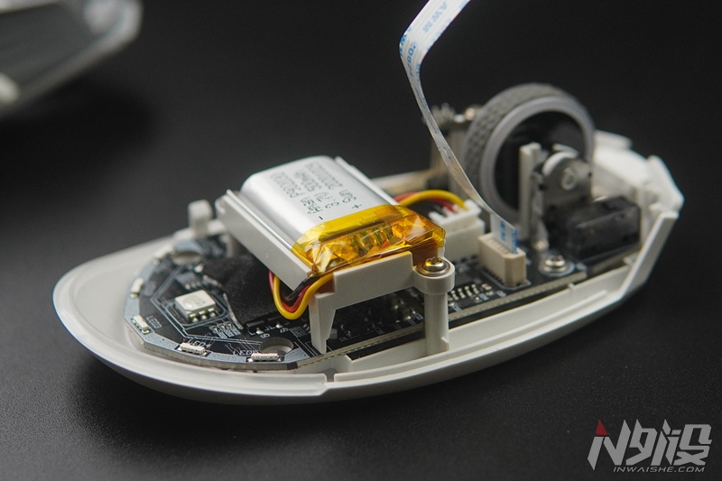 芯片|可换上盖设计 多彩M820猎境者三模无线游戏鼠标体验