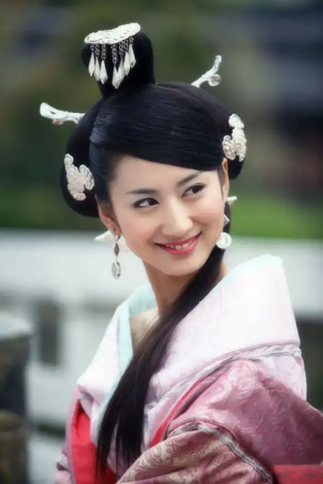 郭珍霓|13年前艳压佟丽娅，消失6年后靠一副“媚骨”复出：什么妖妃，老娘是纯情少女