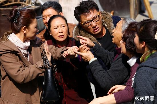 筱筱雨菲 为什么有些人不愿买墓地，而是花几十万买小区放骨灰盒？你怎么看