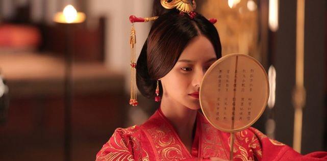 时尚百搭说 是最美甄宓也是美女学霸，被吴秀波牵连的张芷溪，如今演技翻了车