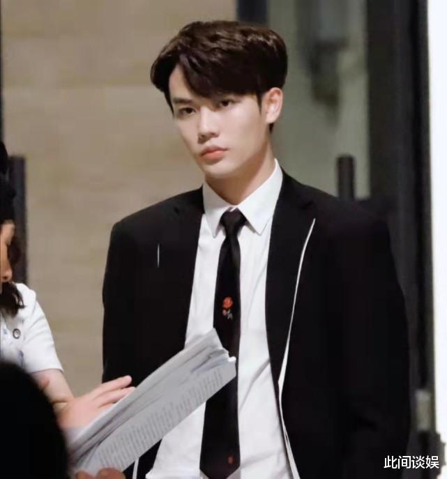 郑渊洁|归来三部曲已发两首，林彦俊在新歌评论下翻拍，暖心回复“我在”