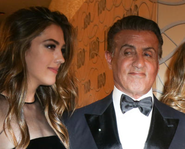 电影|74岁的史泰龙约会22岁小娇妻，身材赛小伙，第一滴血要拍电视剧了