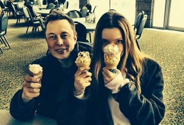 伊隆·马斯克|马斯克：5段情史6个娃，女朋友个个肤白貌美，比贝索斯审美好太多