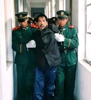 上海地铁 “杀人从不后悔，这是我的职业”，纵观恶魔法子英极端凶残的一生