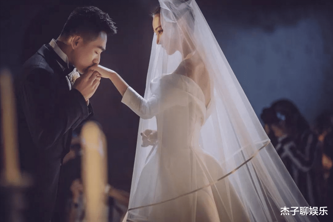 张馨予|张馨予睡觉爱卷被子，提议各睡各的，何捷：两口子就要一“被”子