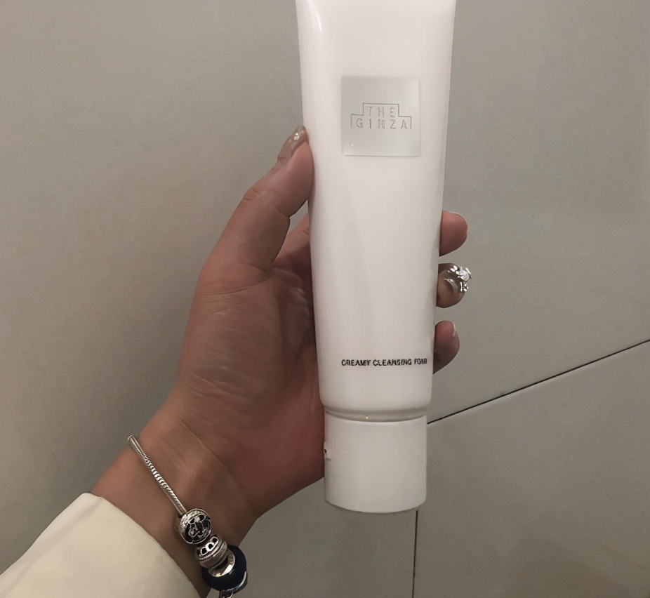 巫马玉龙|非常平价好用的洗面奶推荐：深层补水，你觉得最好用的是哪一款？