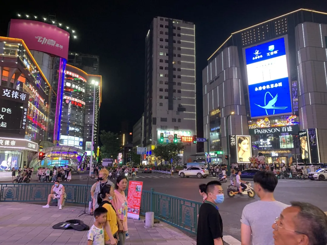 国际珠宝网 黄金首饰按克还是按件,到底谁说了算?