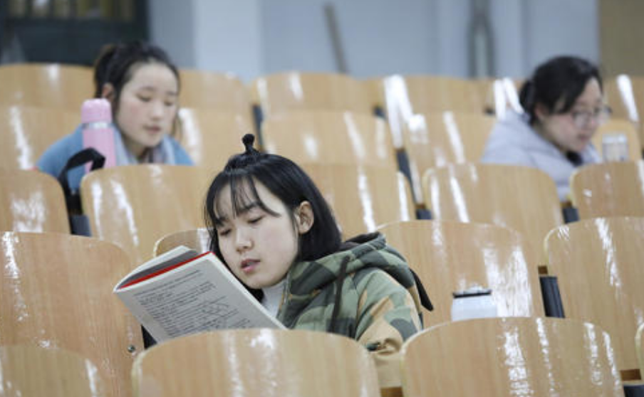 考研|2021考研人数高达377万，考上的学生恐不超过30%，学生该何去何从