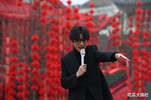 谢娜|8位当红歌手,有人靠老婆出名,有人靠脸出名,只有他凭才华成名