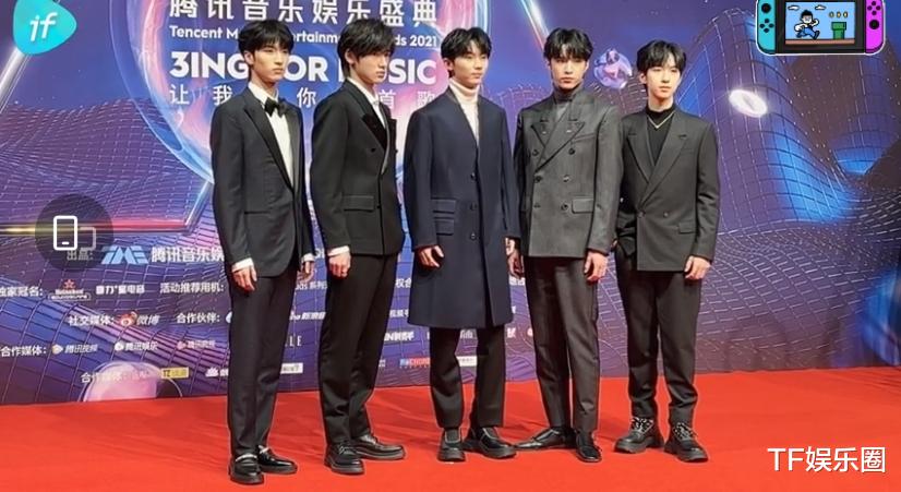 刘耀文|时代峰峻区别对待刘耀文，为平均团队身高，让183的他穿最矮的鞋