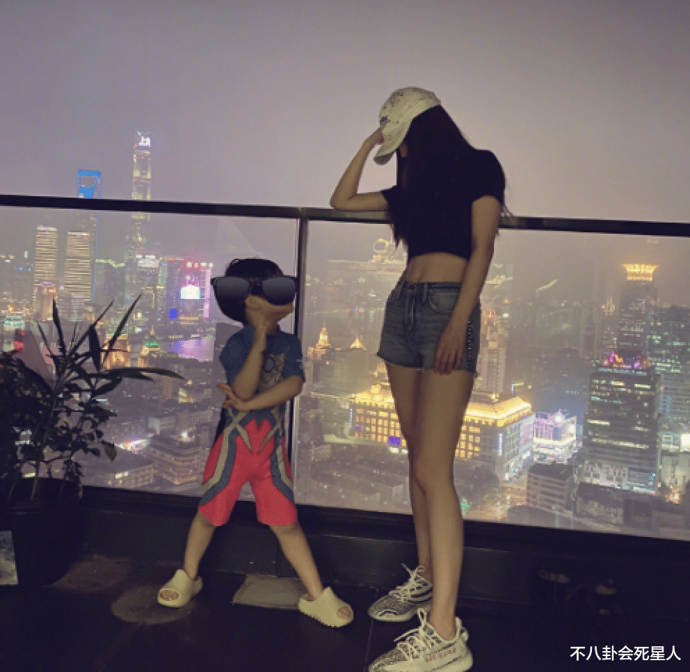 黄晓明|黄晓明扮猪吃老虎，结婚6年，他依旧能掌控杨颖的事业