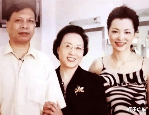 董卿|董卿与已婚的程前相爱，程前跟妻子离了婚，6年后她却嫁给了富豪