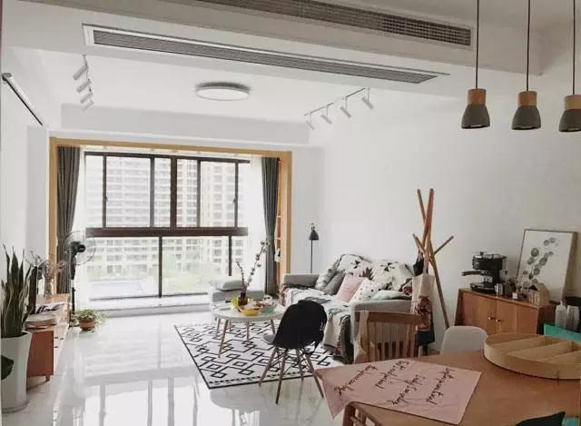 为什么阳台装修都开始不用推拉门？现在流行这样改