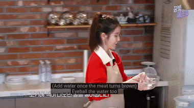 去不掉的个性|IU在烹饪中令人感动的时刻，证明她在厨房里和我们一样