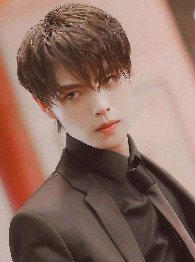 景甜|肖宇梁失联,成毅景甜不再合作,喻言赚钱多?