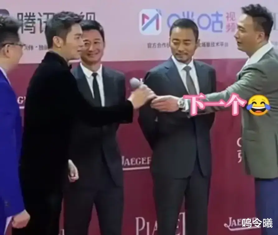 吴京|吴京在拍摄《战狼》前，遇见了张译，吴京问：找你拍戏，你想要多少片酬？