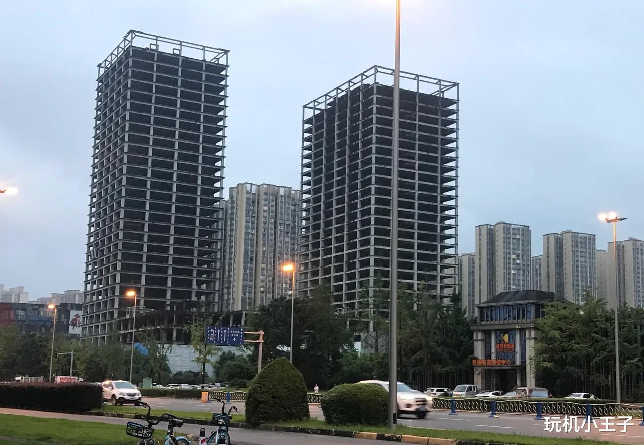 |成都龙泉驿区最大的烂尾楼，当初听信恒大5折卖房的用户，现在感觉如何？