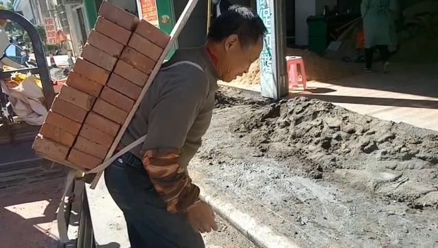 万象大参考|江西70多名教师辞职,其中缘由让人心酸,你还要考教师证吗?