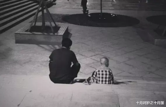 十月呵护之十月菌|“父母去世,我只惋惜没人给钱花”:过早寄宿的孩子怎么会变成这样