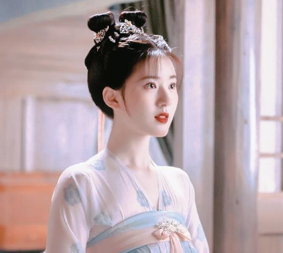 任嘉伦|《折腰》确定影视化，任嘉伦男主呼声甚高，网传女主是98年的她