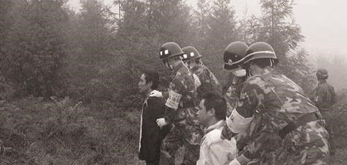 依科育儿吧|1985年，湖南两男子因1块钱与银行人员发生口角，半小时杀17人