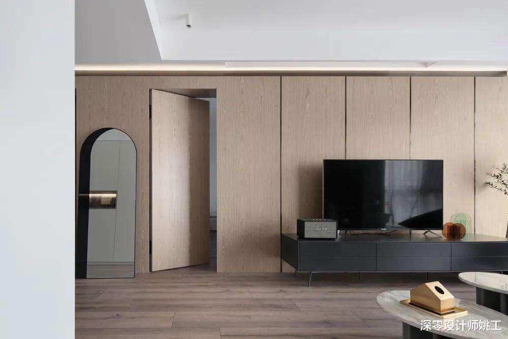 电视背景墙看着太单调了,加入灯带,装饰画等元素,漂亮又上档次