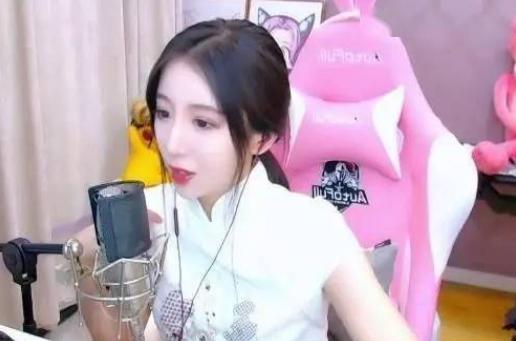 白凯南|当呆妹儿摆脱网红滤镜？看她被曝光的证件照：难怪能转型颜值主播