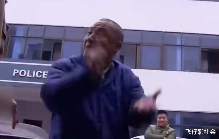 社会养老 八旬老人进城养老，被儿媳铁锤打伤，让儿子赶出家门！