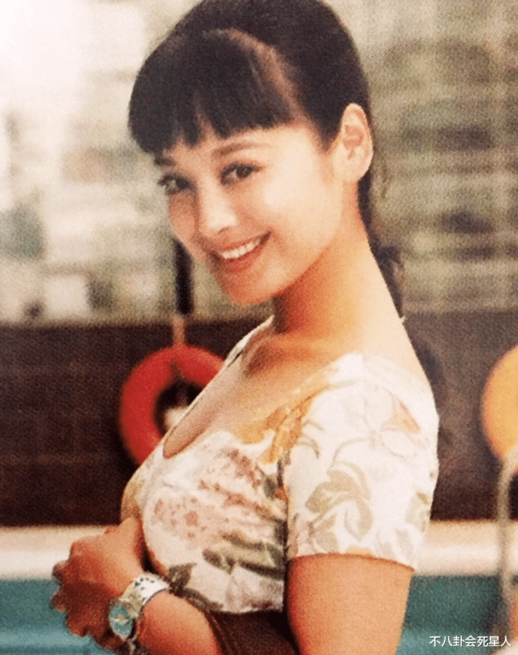 钟丽缇|纸片人排骨胸看腻了!这些珠圆玉润的女星才是真有味道