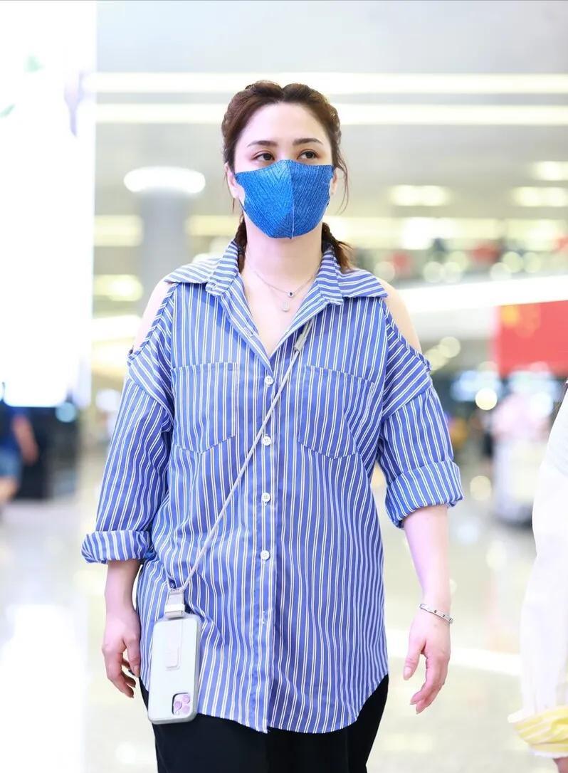 阿娇|离婚以后，阿娇温婉出镜，女人味十足