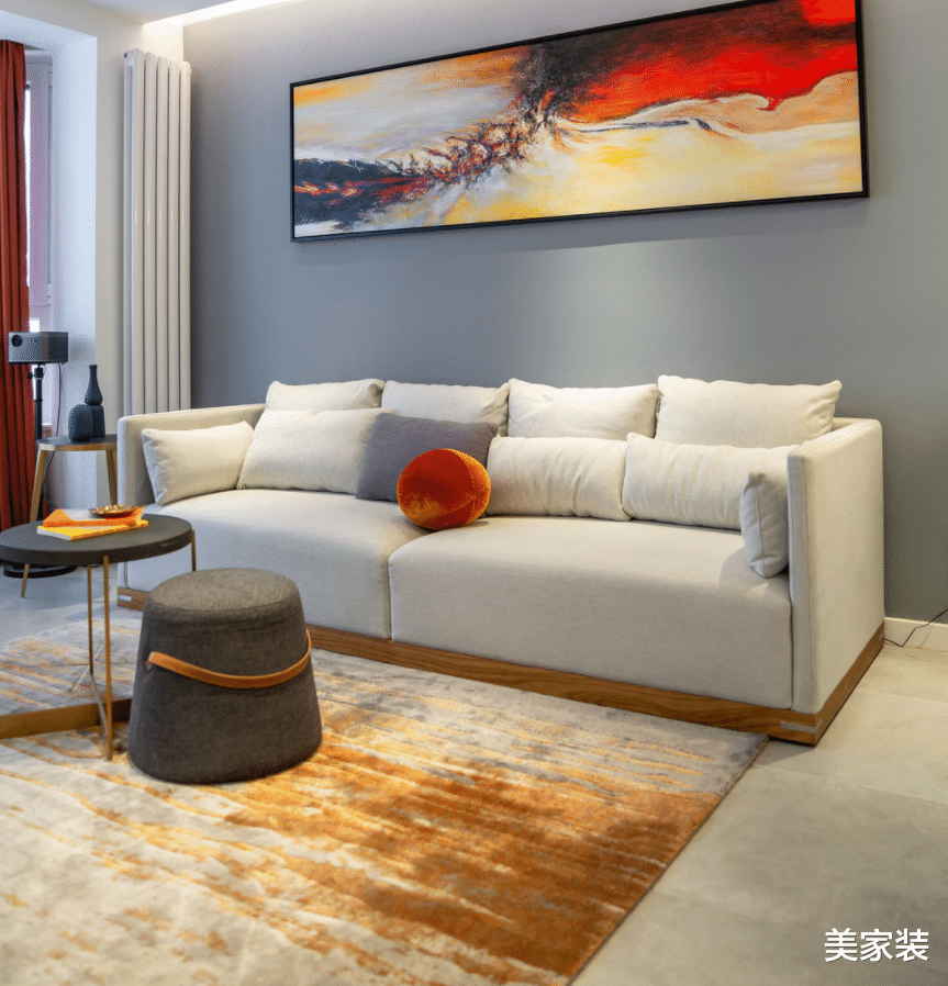 黑白灰也可以很时尚，看海归小夫妻的家，如何展现简约的美感