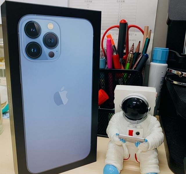 荣耀|果粉喜欢iphone 13 pro Max 仅仅是因为电池容量和屏幕大？