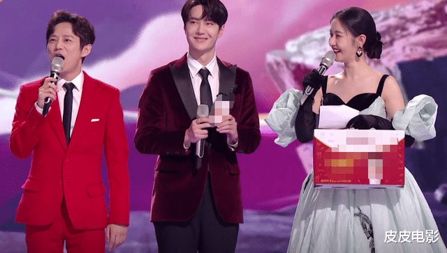 跨年晚会|跨年晚会让人不省心，湖南台主持人接不住词，江苏台一只手误入画