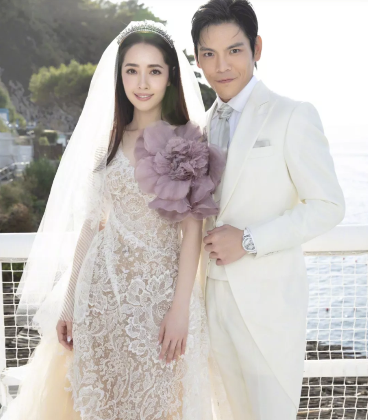 欧美明星|世界婚纱之王王薇薇，‘71岁好似17岁’惊艳了时光，活出了自我