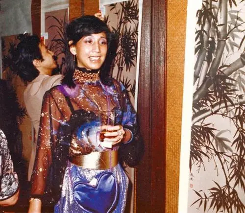 何超英|从赌王最美千金到疯癫：她是如何被毁掉的