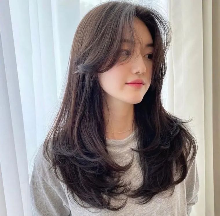 刘海 今年超流行的长发造型，让你的美貌与气质并存