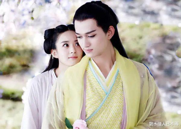 钟嘉欣|同是出演“疯批美人”，有人五官乱飞，有人过了16年还是经典