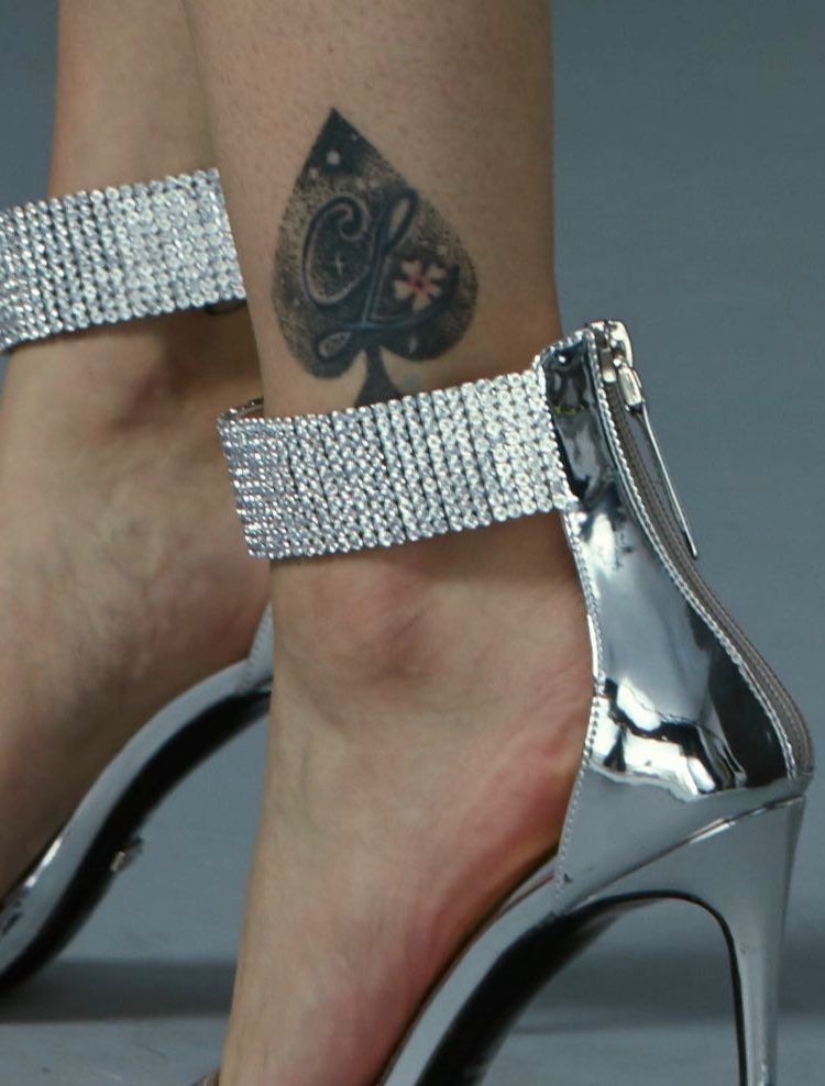 李纯|谋女郎李纯的“媚黑疑云”