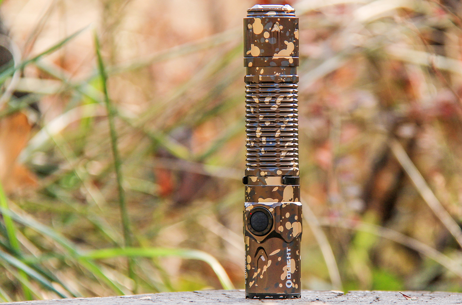 電池|彩裝硬漢、性能強悍：傲雷武士3戰術手電