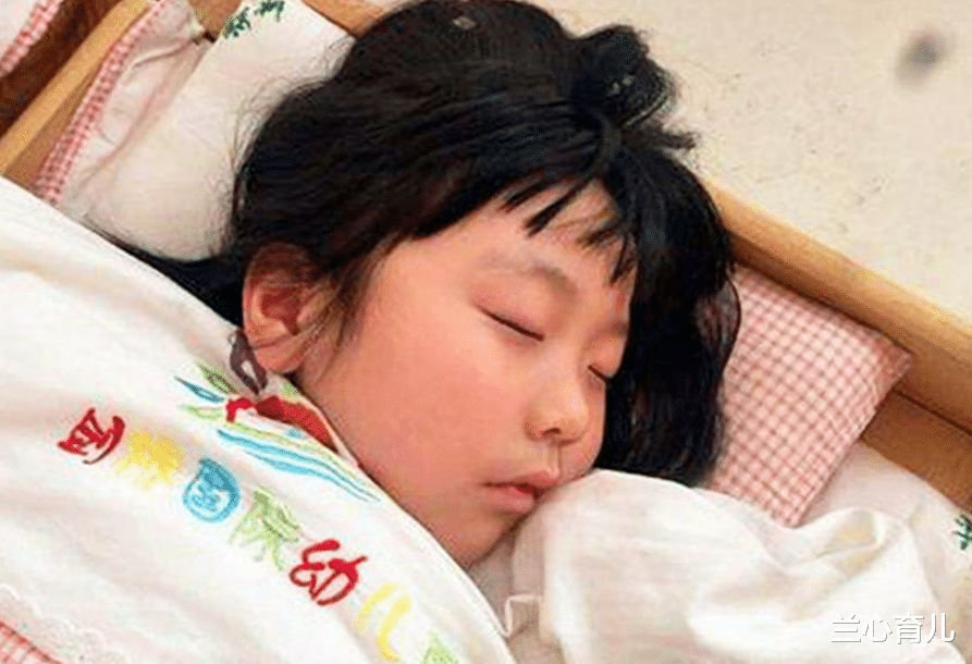 兰心育儿|美国博士:孩子在这个时间点入睡,能促进孩子长高,长大更加聪明