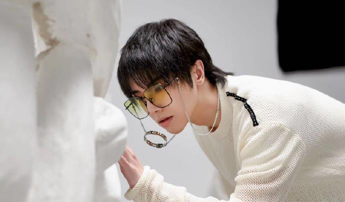 面朝黄土|未婚风波:张碧晨节目被央视踢出局,华晨宇却丝毫不受影响!