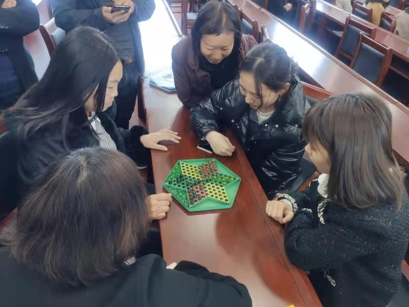 时代报告 魅力女性、欢乐巾帼-新密市民政局组织开展庆“三八”妇女节系列活动