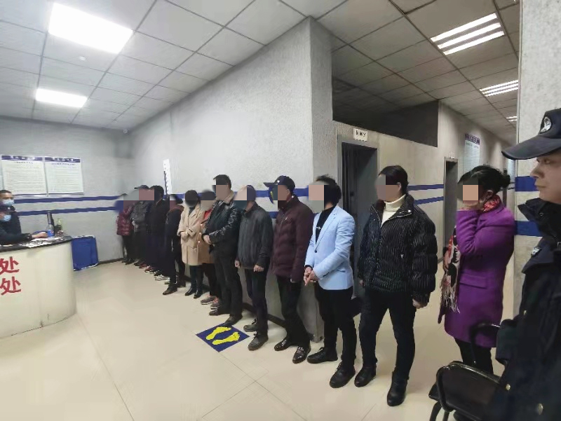 一夫新视 团风警方打击城区“黄赌毒”专项行动显成效